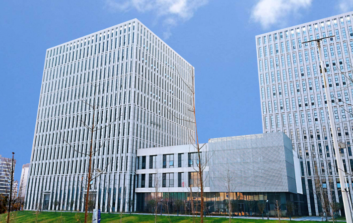 江阴卓越科技实木地板选材标准与工艺解析